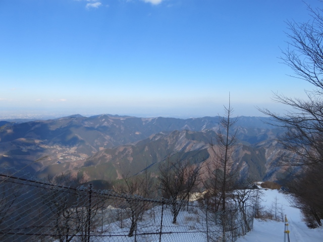 武甲山山頂（第２展望台）から奥武蔵の山々
