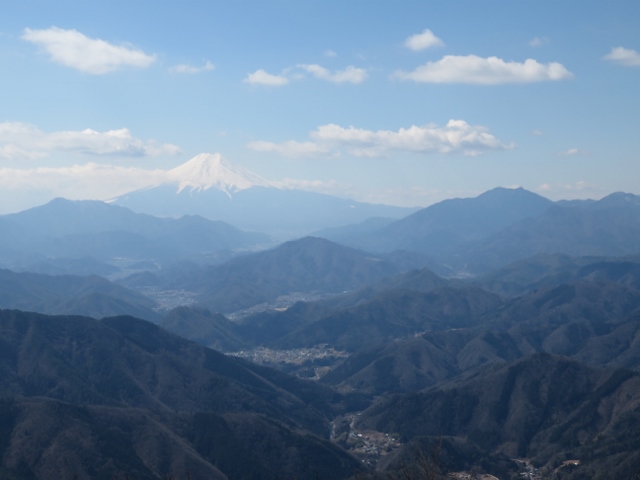 三ツ森北峰山頂から富士山方面