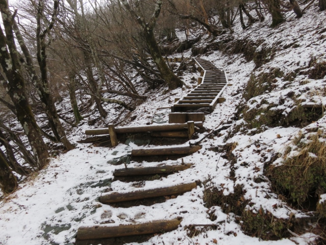 蛭ヶ岳手前の階段１