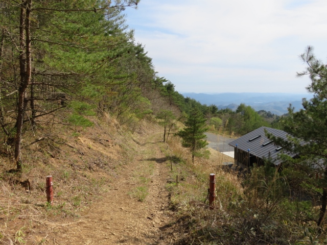 のんびり作業道コースから本吉側登山口