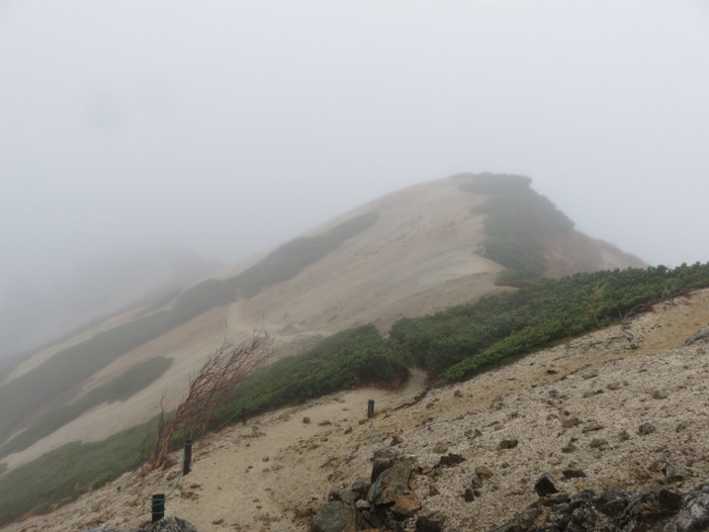 燕岳への登山道