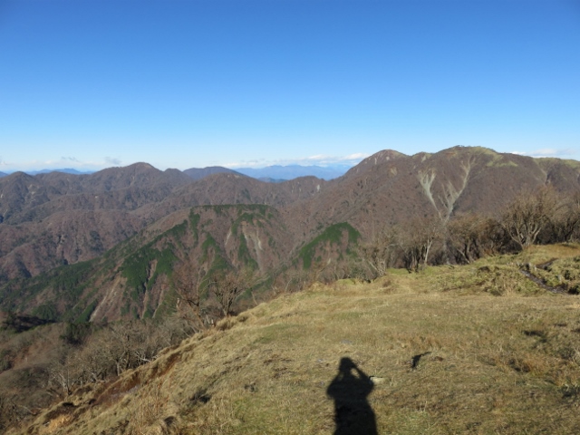 塔ノ岳から丹沢の山々