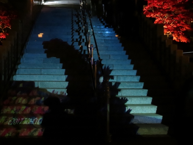 大山阿夫利神社のゴジラ