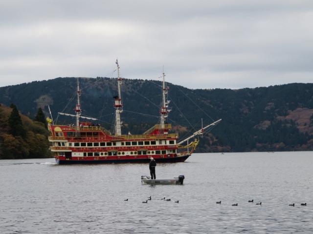 芦ノ湖の海賊船１