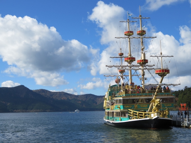 芦ノ湖の海賊船２