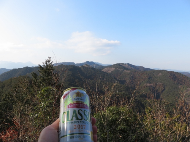 スカリ山山頂からの景色とビール
