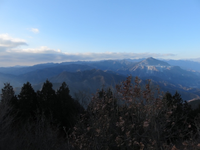 丸山山頂から奥武蔵、奥多摩の山々