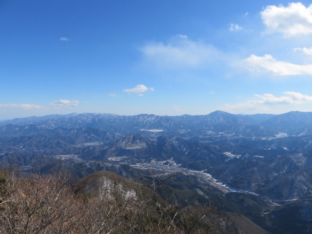 滝子山山頂から丹沢方面