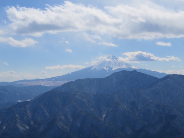 滝子山山頂から富士山方面