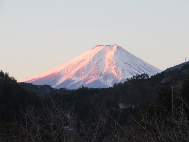藤沢子神社手前から富士山