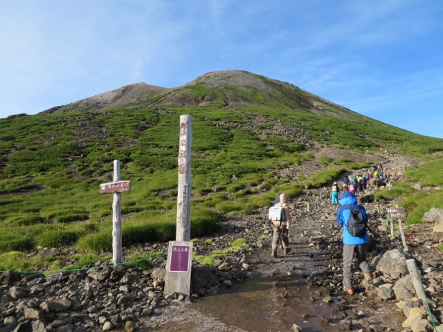 剣ヶ峰の登山口